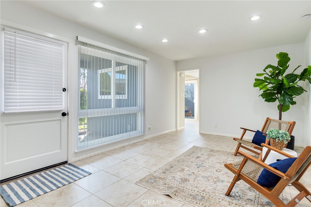 2408 Saratoga Way