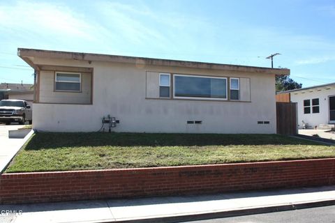 Photo of 1910 Colonia Place, Camarillo, CA 93010 (MLS # V1-34953)