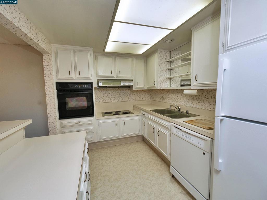 ROSSMOOR - Residential