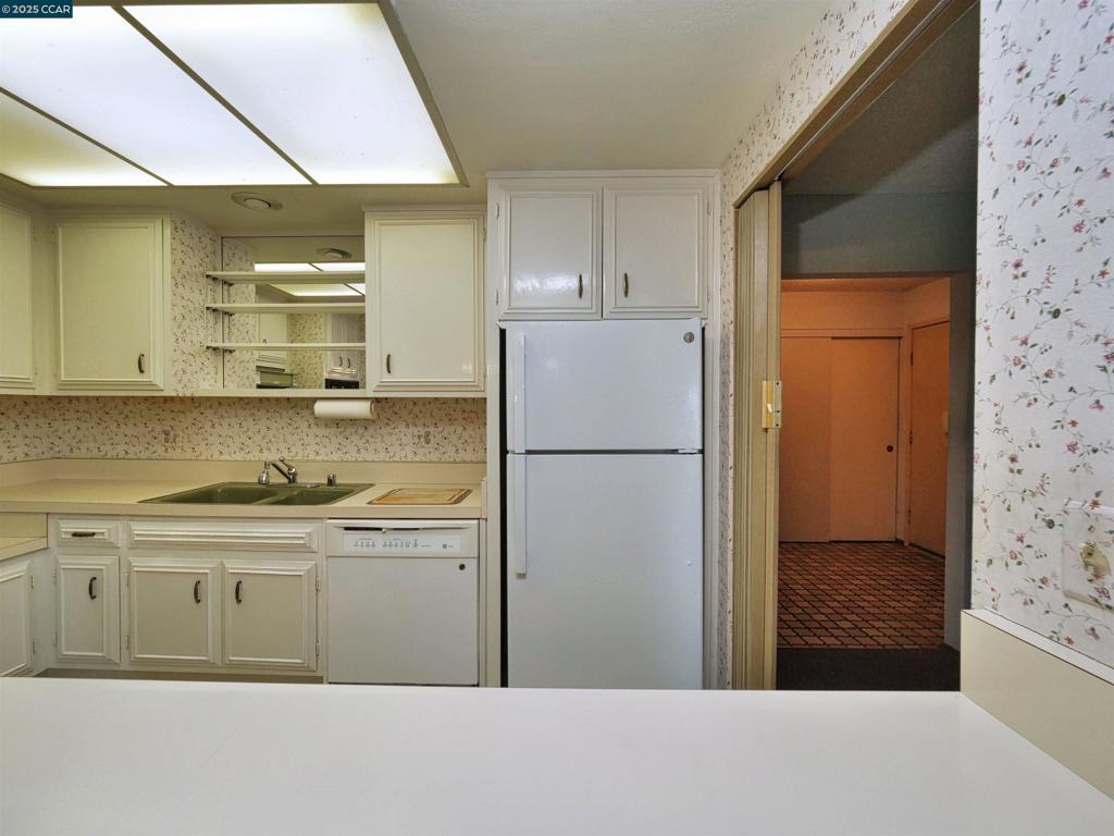 ROSSMOOR - Residential
