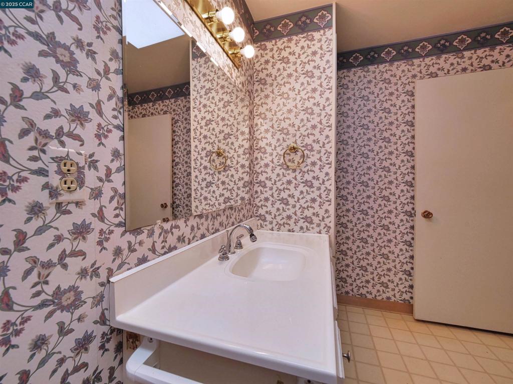 ROSSMOOR - Residential