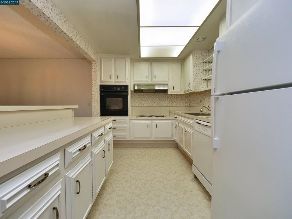 ROSSMOOR - Residential