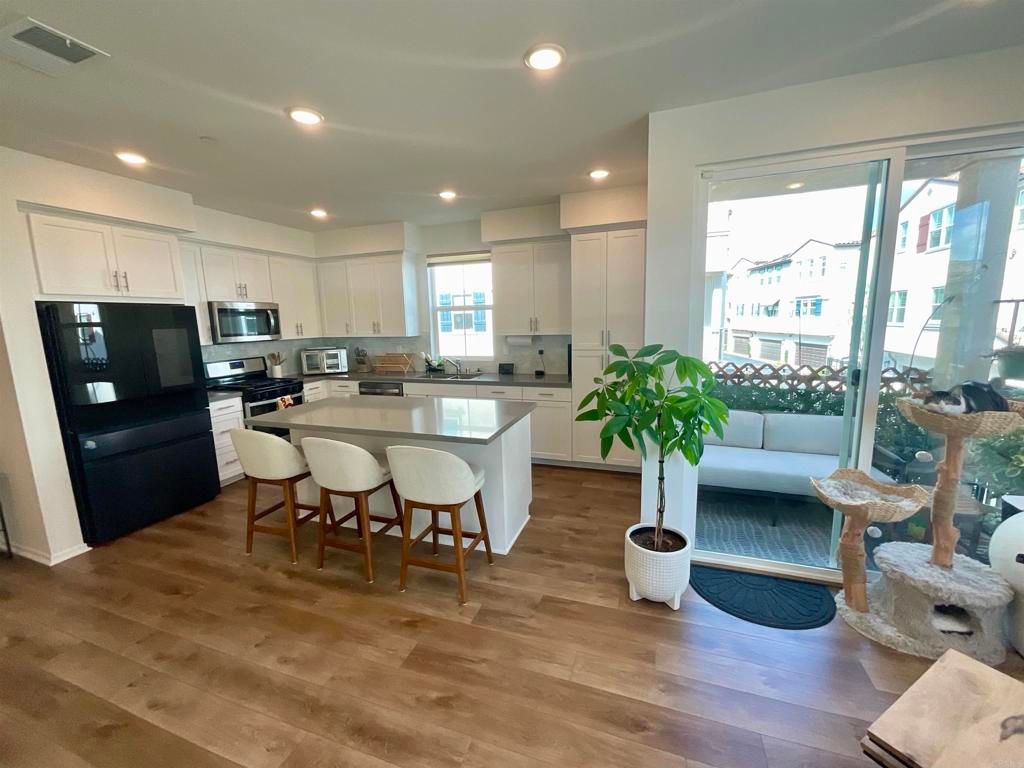 Photo of 419 Atlas Gln, Escondido, CA 92025 (MLS # NDP2601462)