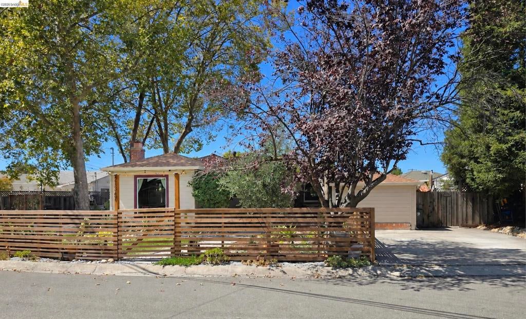 21367 Rizzo Ave
