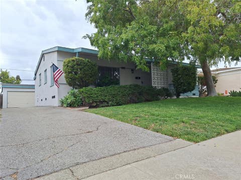 Photo of 916 Faysmith AVE, Torrance, CA 90503 (MLS # SB26135111)