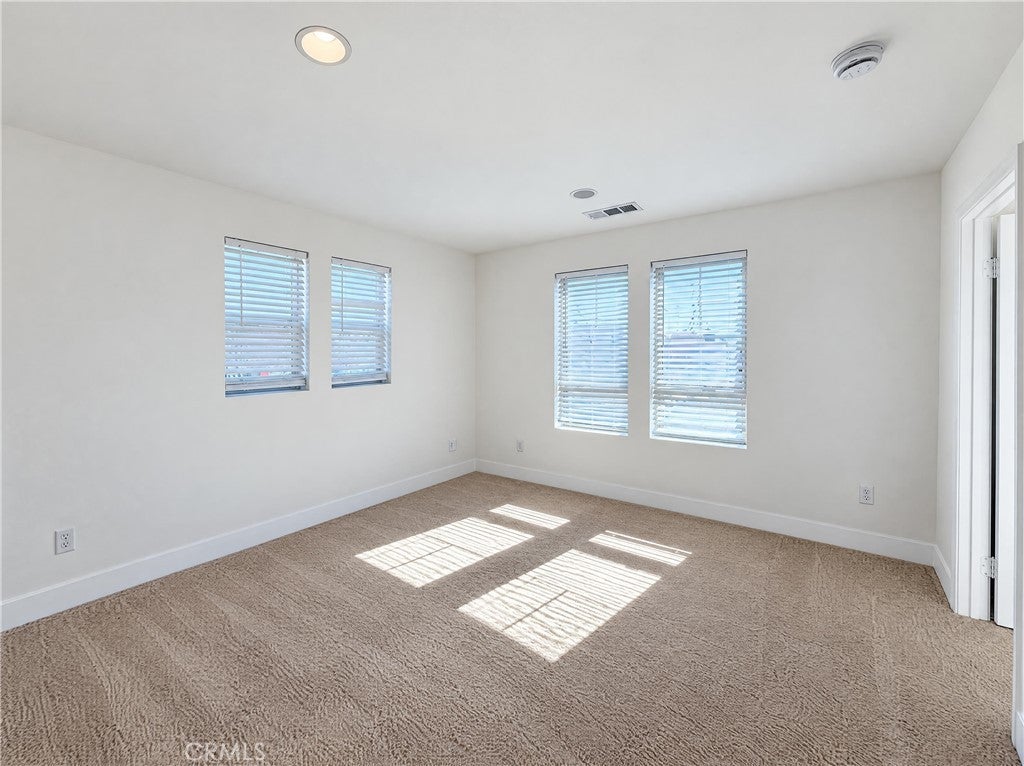 14114 W Pine