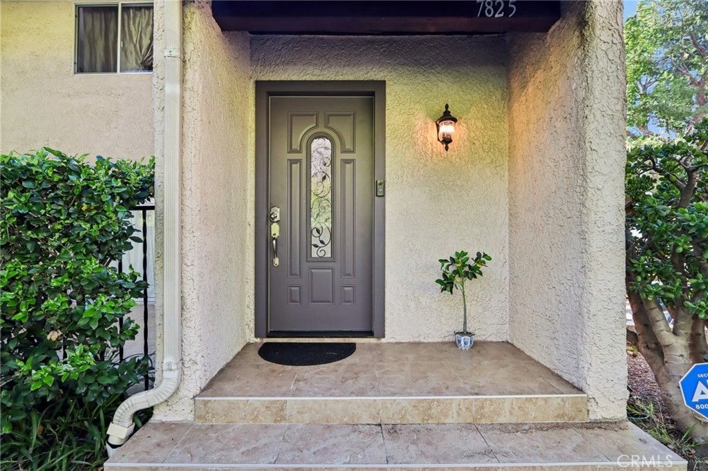 Photo of 7825 Via Cassano, Burbank, CA 91504 (MLS # SR25250615)