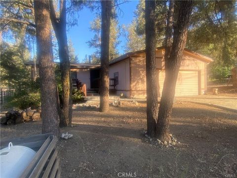 Photo of 2721 Polar Way, Pine Mountain Club, CA 93222 (MLS # SR25182228)