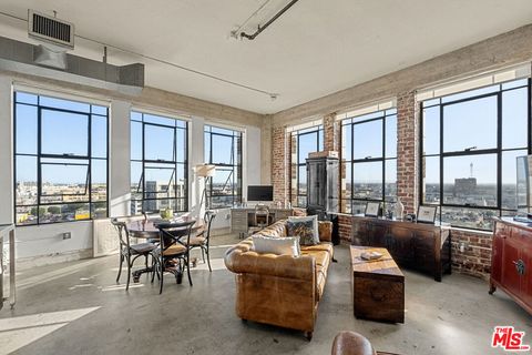 Photo of 315 E 8th Street #1004, Los Angeles, CA 90014 (MLS # 25602861)