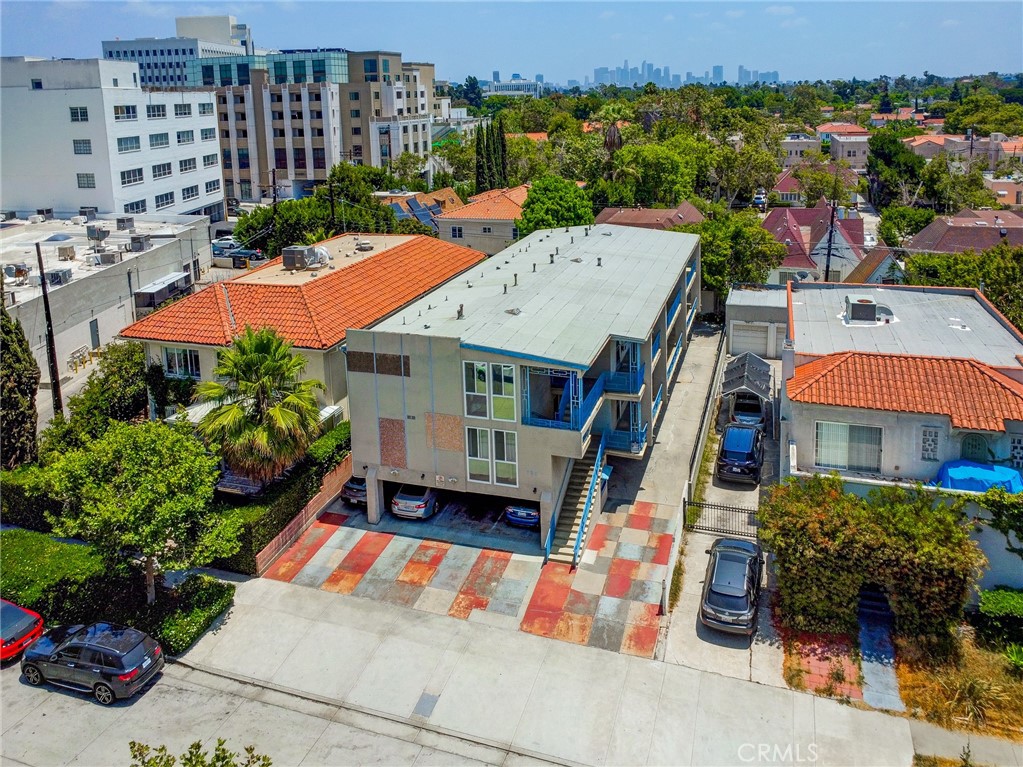 Properties 2 724 S Sycamore Avenue