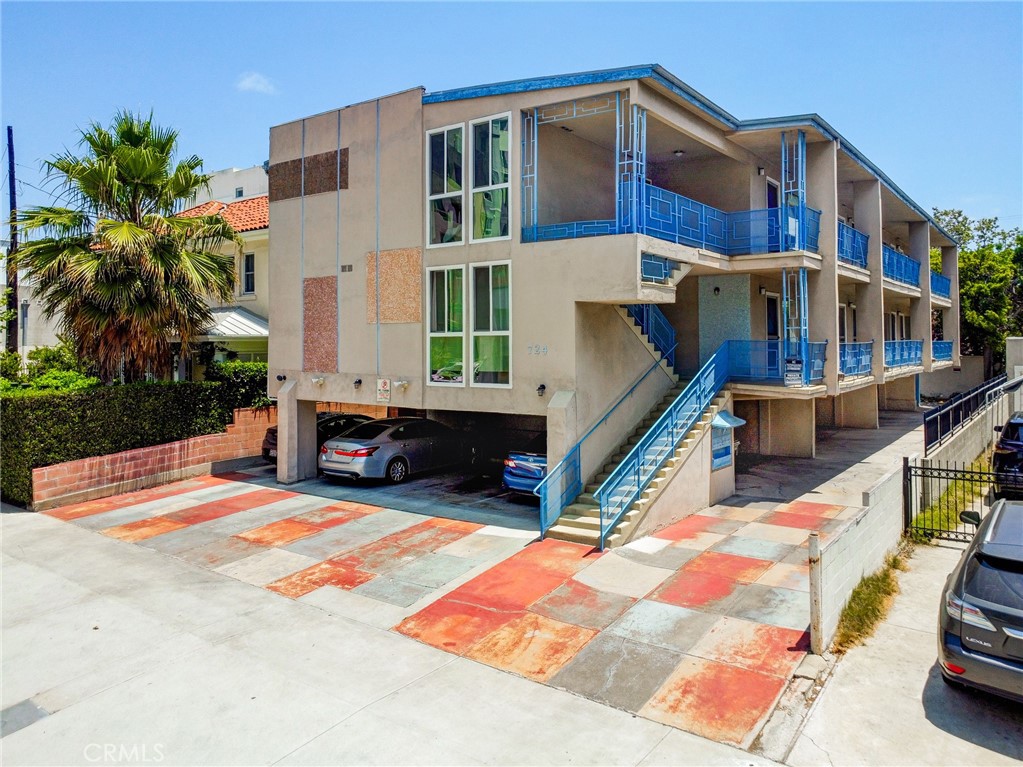 Properties 1 724 S Sycamore Avenue
