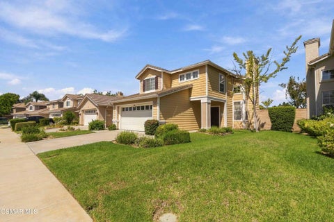 Photo of 1160 Knottingham Street, Simi Valley, CA 93065 (MLS # 226004450)