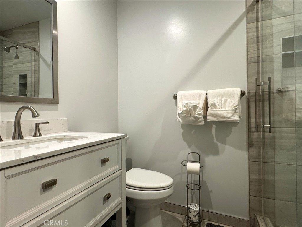 listing image 130728507955755935322