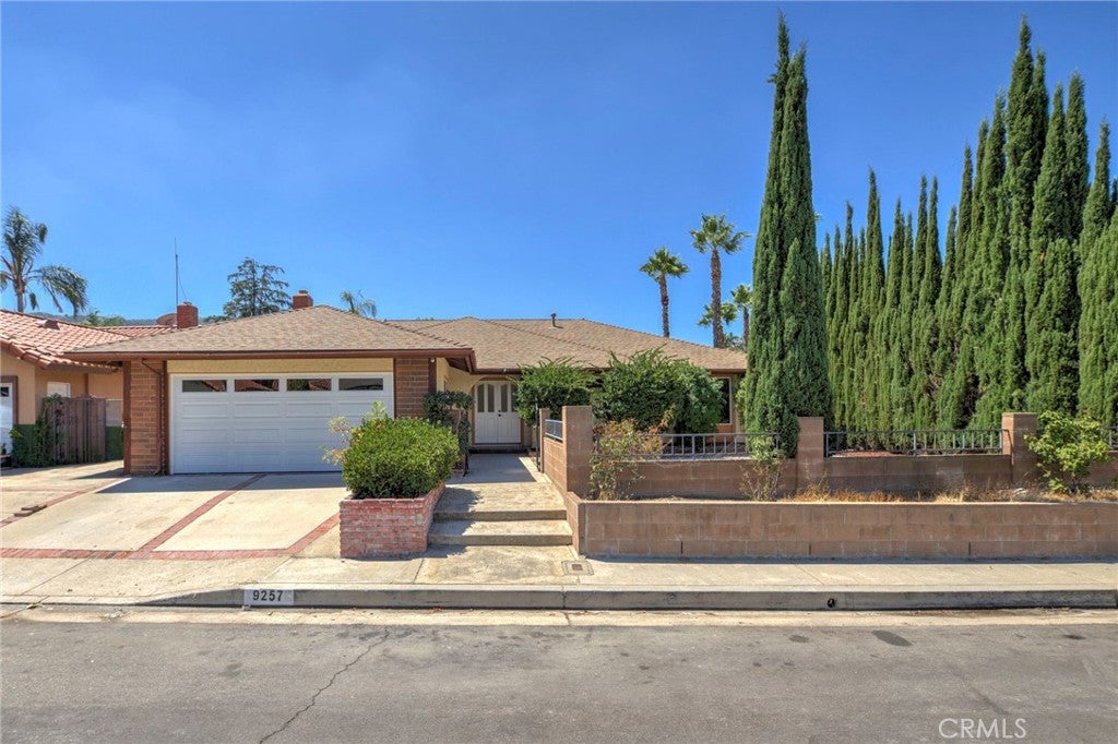 9257 La Shell Drive, Tujunga CA 91042