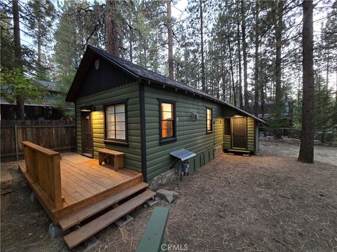 Photo of 740 Oriole Dr, Big Bear Lake, CA 92315 (MLS # IG25238266) Photo of 740 Oriole Dr, Big Bear Lake, CA 92315 (MLS # IG25238266)