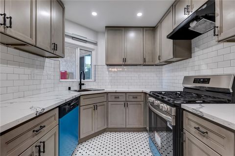 Photo of 1742 Sinaloa Rd #329, Simi Valley, CA 93065 (MLS # SR26047745)