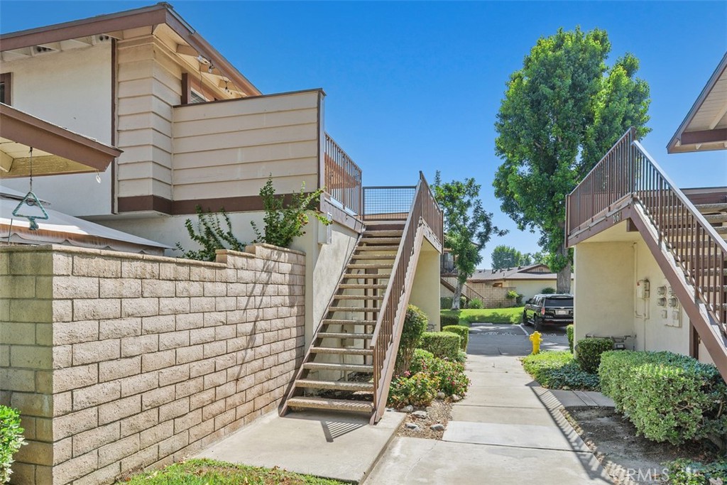 2139 S Magnolia Avenue