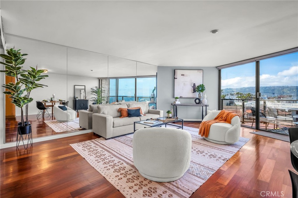 531 Esplanade 714