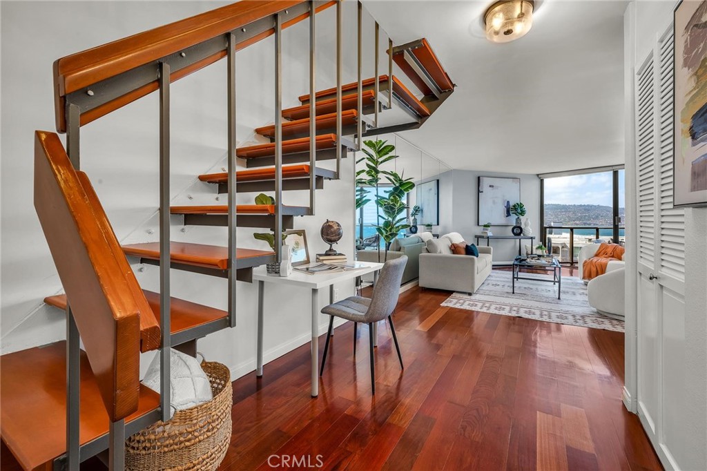 531 Esplanade 714