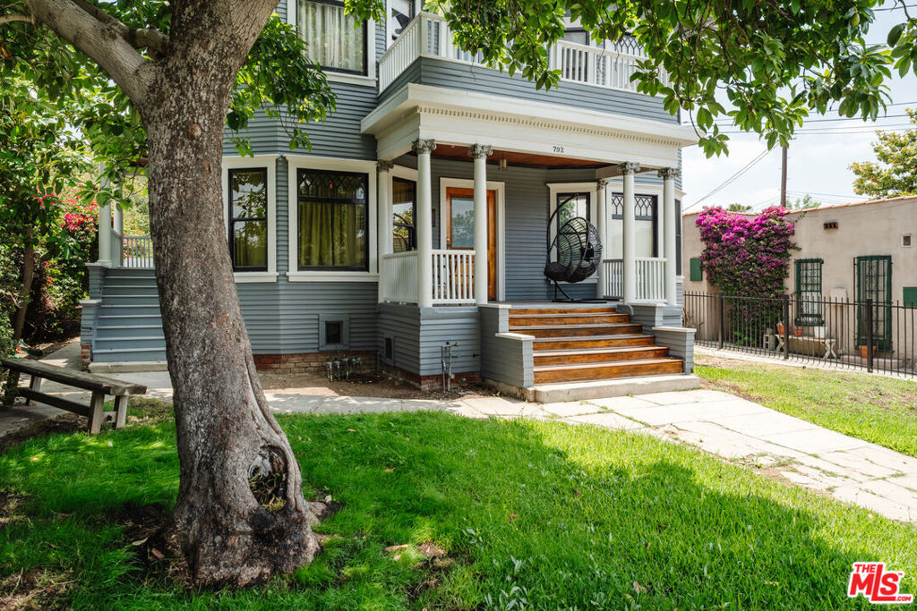 Properties 1 792 E Kensington Road