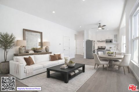 Photo of 31 Breeze Avenue #B, Venice, CA 90291 (MLS # 26663907)