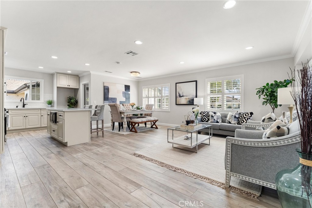 6557 E Walkerton Street