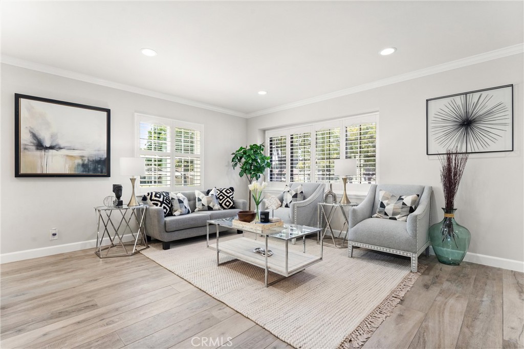 6557 E Walkerton Street