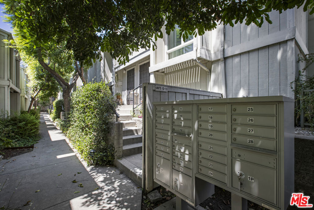 137 N Oak Knoll Avenue 14