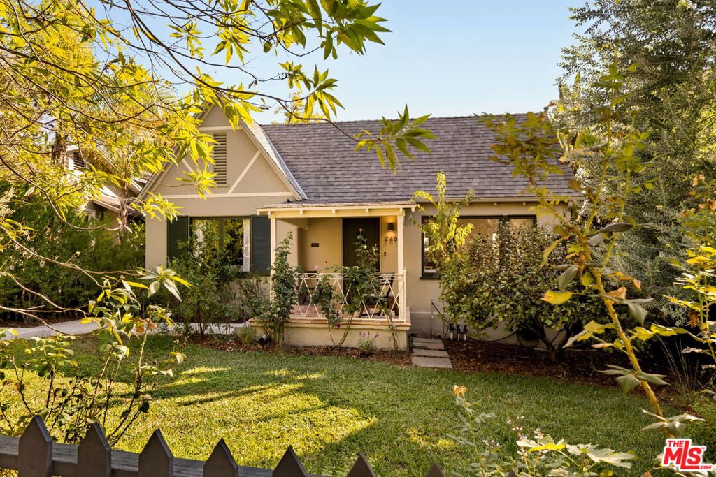 246 Robinson Road