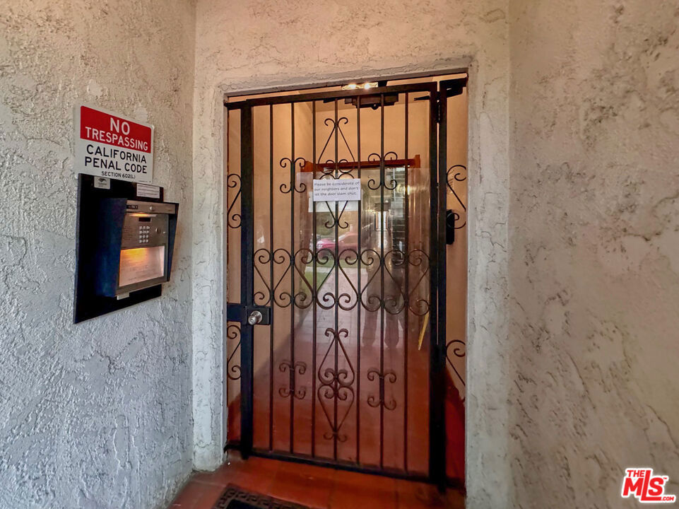340 N Oakhurst Drive 102