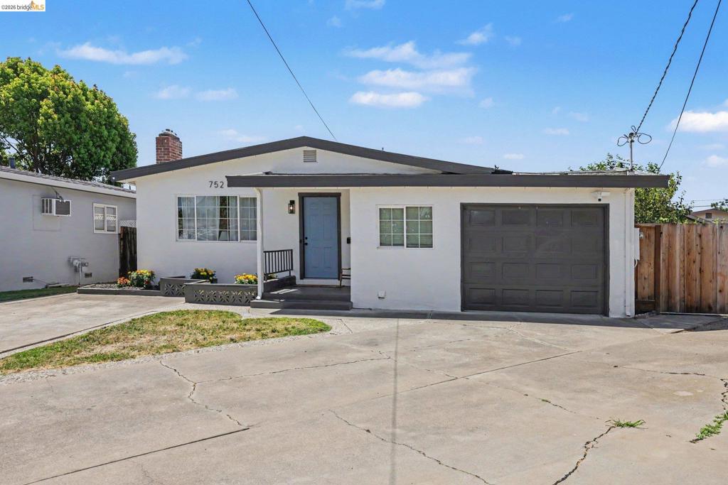 752 Castle Ct