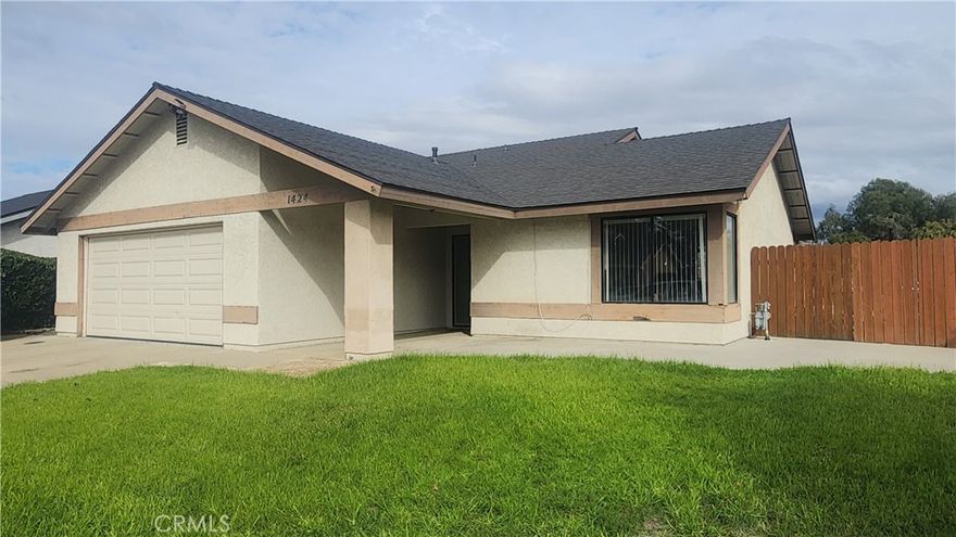 Welcome to this inviting 3-bedroom, 2-bathroom home offering approximately 1,319 sq. ft. of comfortable living space on a 5,663 sq. ft. lot. Conveniently located just off E. Donovan Road, this home is close to Tunnel Park and Tunnel Elementary School, with Pioneer Valley High School just down the road—perfect for families! Enjoy easy freeway access that leads you straight to nearby shopping centers, dining, and daily conveniences. Whether you're a first-time home buyer looking for a place to call your own or an investor seeking a great opportunity, this property checks all the boxes. Don't miss your chance to make this well-located Santa Maria gem yours!