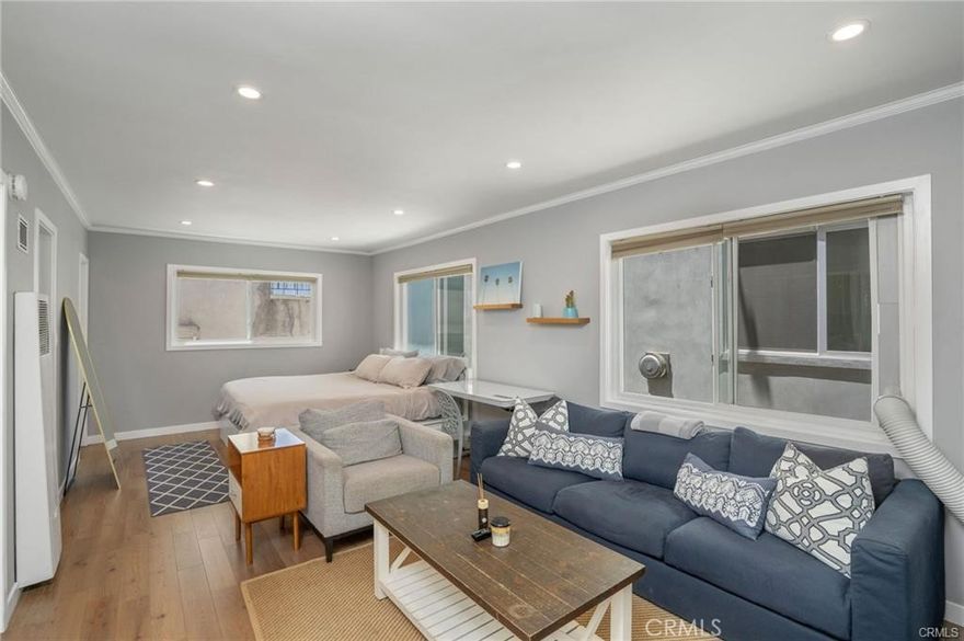 Turnkey Manhattan Beach Studio – One Block from the Sand!



Live the ultimate coastal lifestyle in this fully renovated and FURNISHED studio just steps from the beach. Located in the heart of Manhattan Beach, this open-concept unit features a modern kitchen with new appliances, renovated bathroom, King-size bed, and in-unit washer & dryer. Includes two parking spaces—one in the garage, one in the driveway. Walk to beachfront cafes, boutique shops, and top-rated restaurants. 203 41st Street offers the perfect blend of comfort, convenience, and coastal charm.