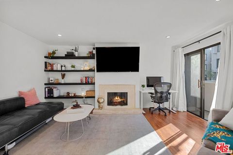 1940 N Highland Avenue 21 Los Angeles CA 90068