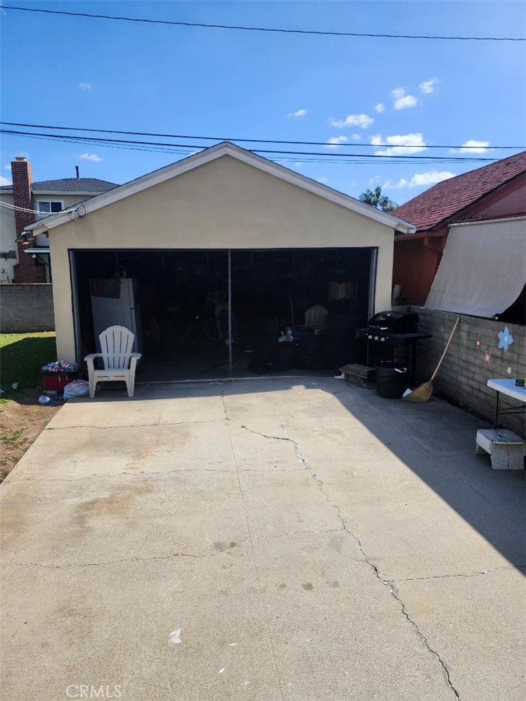 608 W Markland