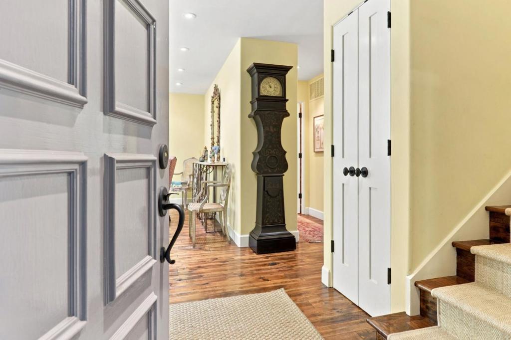 1252 Sharon Park Drive