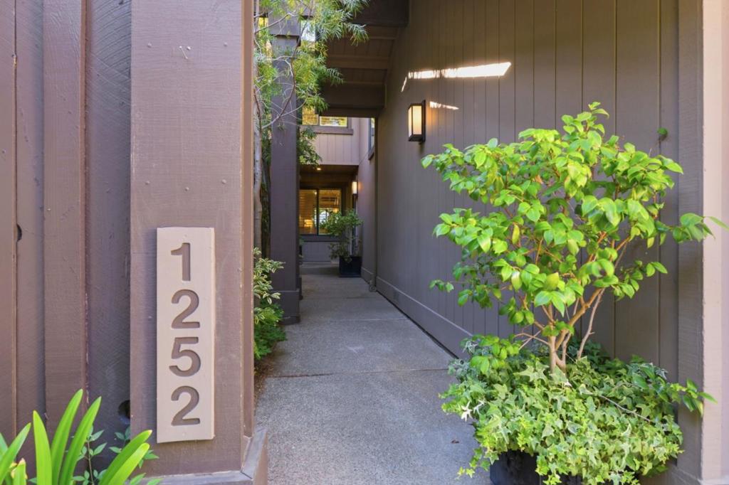 1252 Sharon Park Drive