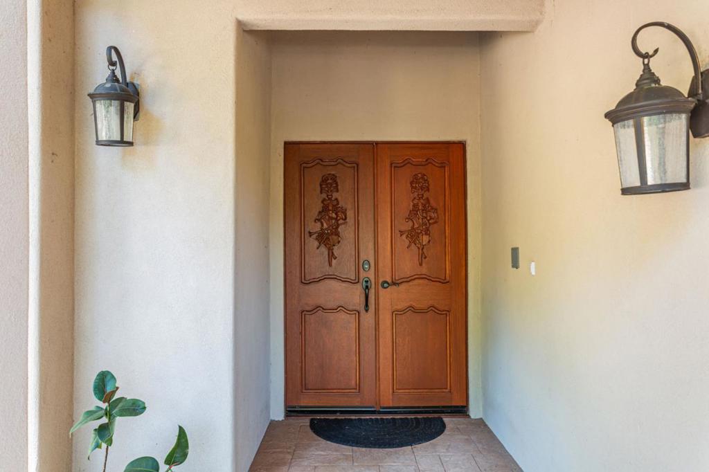 60 Toyon Way