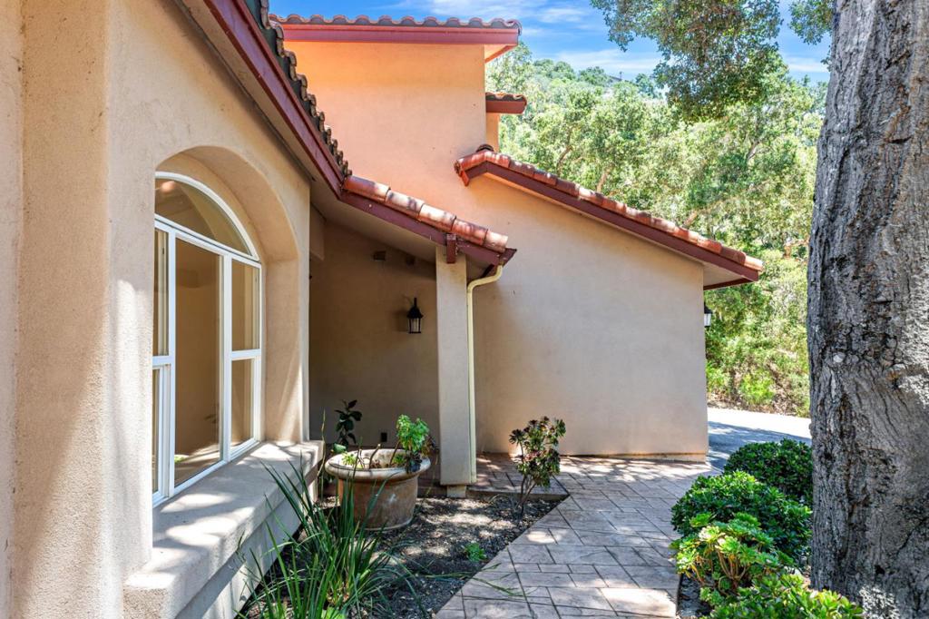 60 Toyon Way