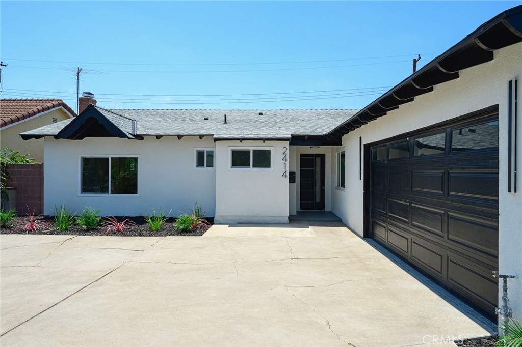 2414 S Poplar