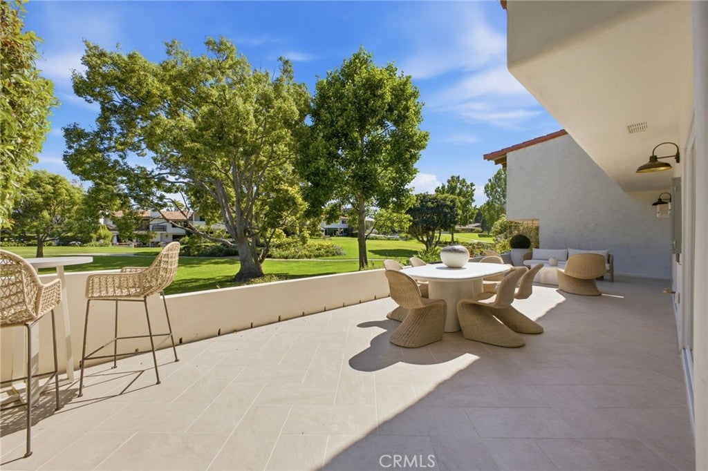 539 Vista Flora, Newport Beach CA 92660 - Photo 1
