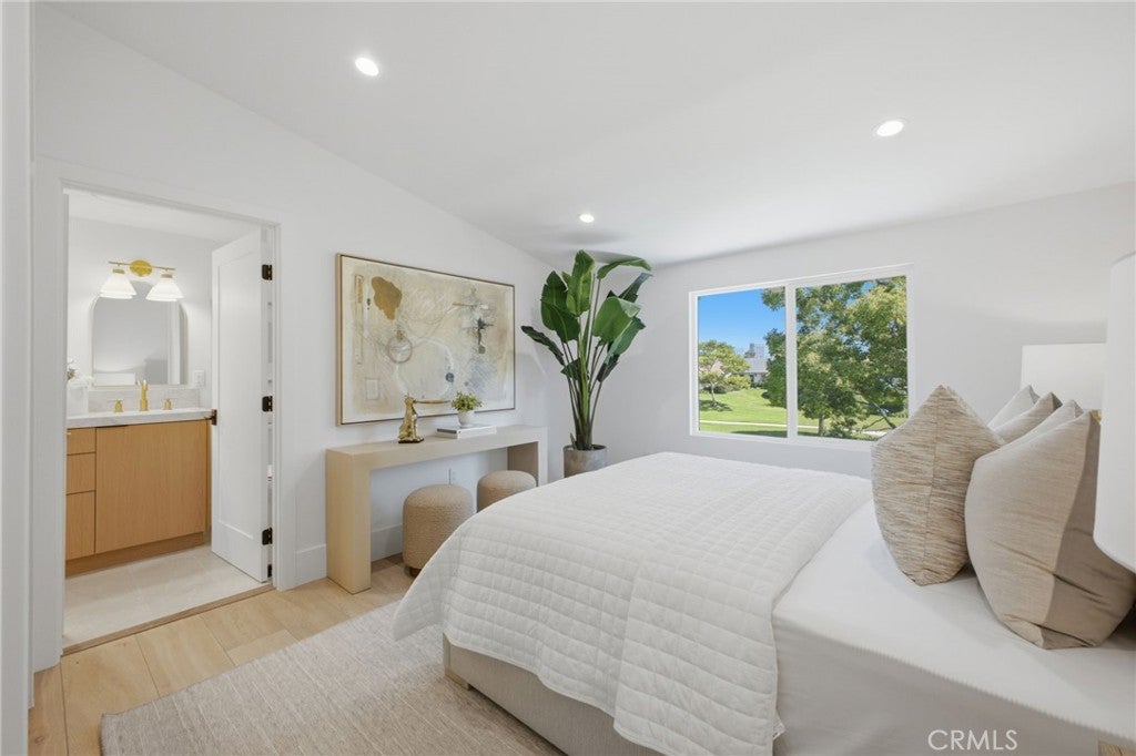 539 Vista Flora, Newport Beach CA 92660 - Photo 26