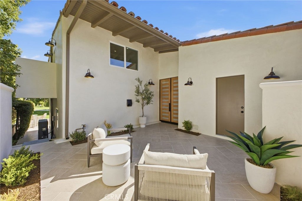 539 Vista Flora, Newport Beach CA 92660 - Photo 6