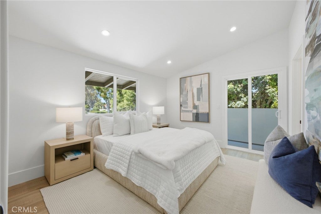 539 Vista Flora, Newport Beach CA 92660 - Photo 28