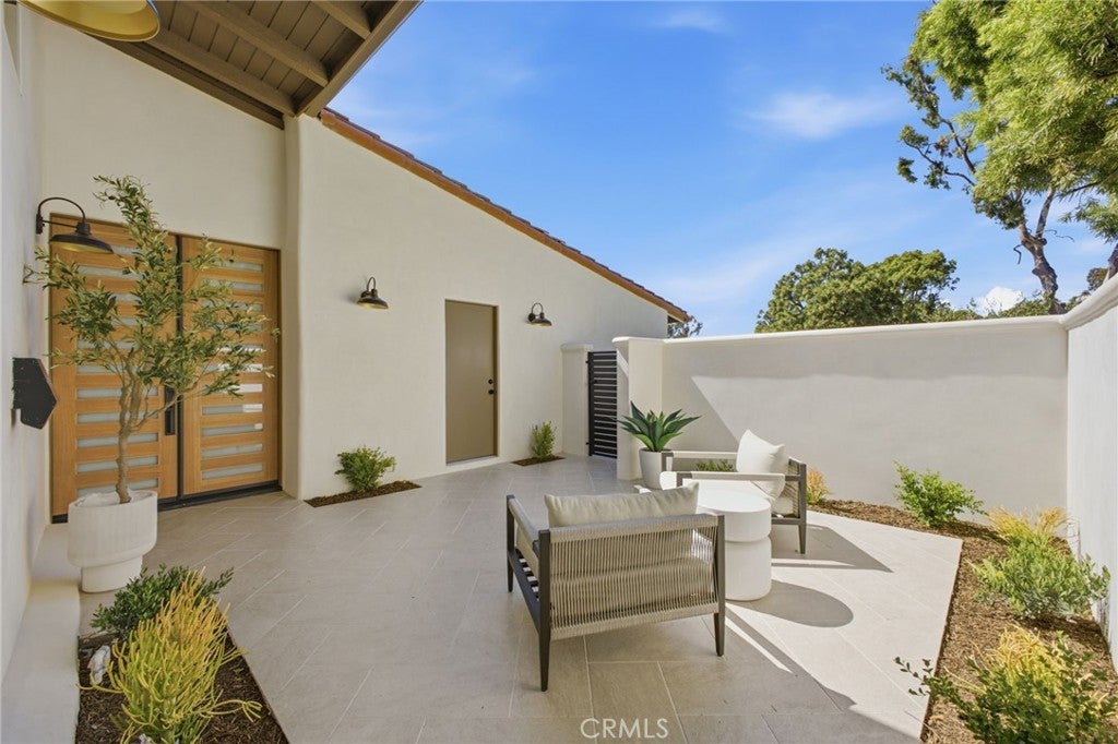 539 Vista Flora, Newport Beach CA 92660 - Photo 7