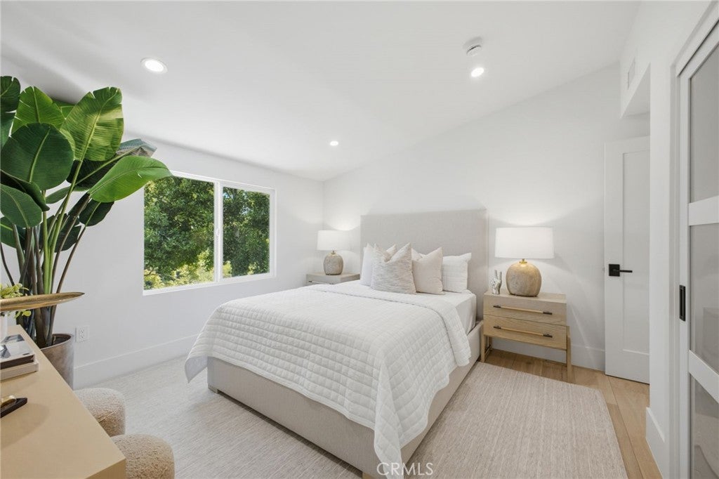 539 Vista Flora, Newport Beach CA 92660 - Photo 27