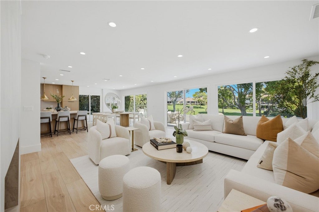 539 Vista Flora, Newport Beach CA 92660 - Photo 13
