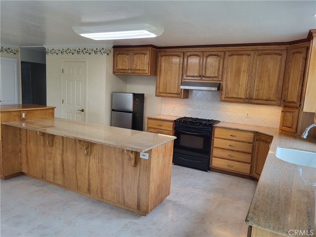 Photo of 6429 Robertson Avenue, Newark, CA 94560 (MLS # OC25232693)