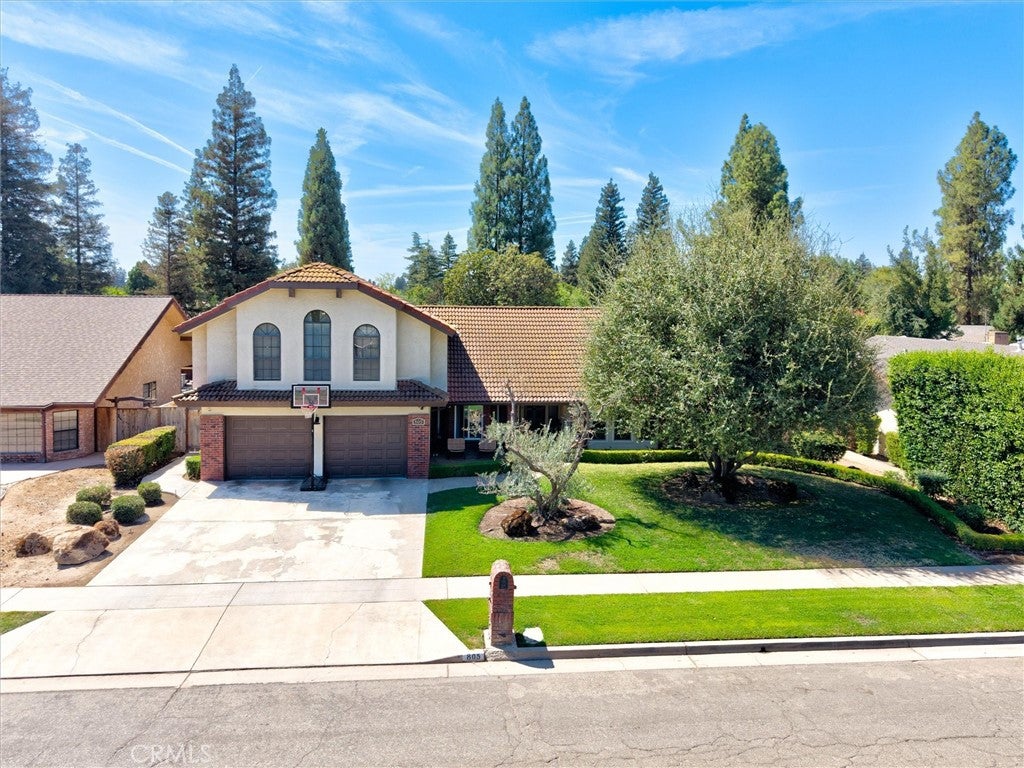 805 E Kelso