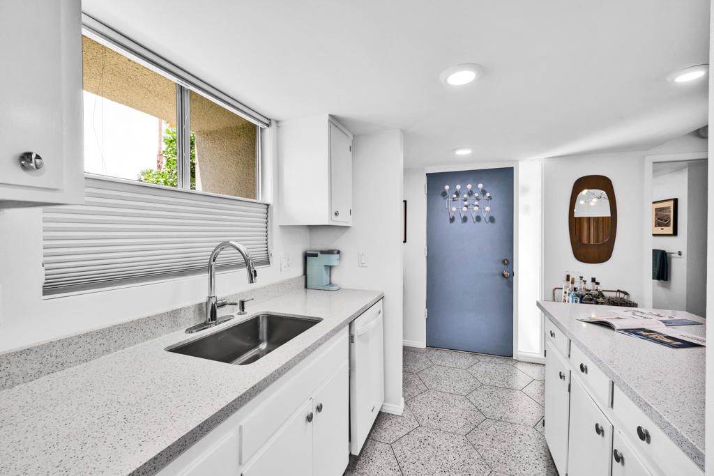 listing image 130727739953747219362